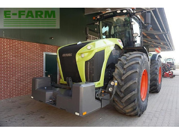 Farm tractor CLAAS xerion 4000 trac TRAC: picture 3