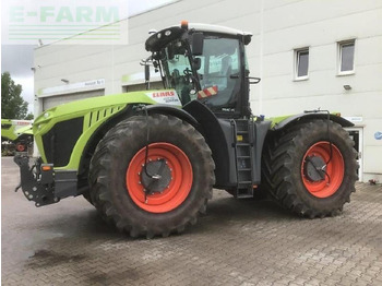 Farm tractor CLAAS Xerion