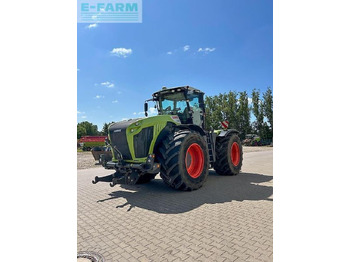 Farm tractor CLAAS Xerion