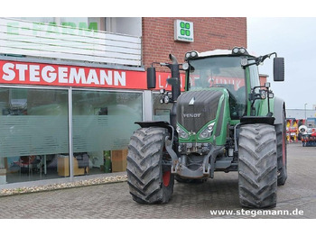 Farm tractor FENDT 826 Vario