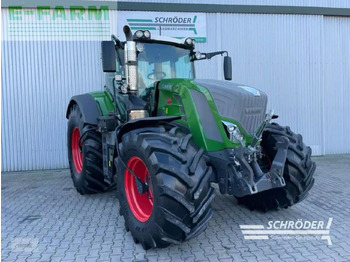 Farm tractor FENDT 828 Vario