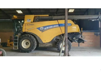 Combine harvester NEW HOLLAND CR series