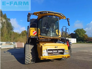 Combine harvester New Holland cr9.90 smart trax: picture 4