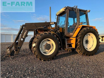 Farm tractor RENAULT