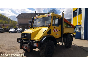 Truck UNIMOG U110 AVEC GRUE ARRIERE CHASSIS: picture 2