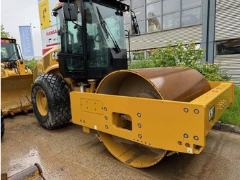 Roller CATERPILLAR CS66B