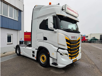 Tractor unit Iveco S-WAY 460 4X2 EURO 6 SKIRTS DOUBLE TANK: picture 3 Tractor unit Iveco S-WAY 460 4X2 EURO 6 SKIRTS DOUBLE TANK: picture 3