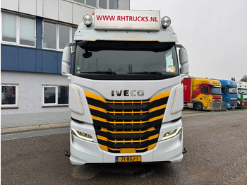 Tractor unit Iveco S-WAY 460 4X2 EURO 6 SKIRTS DOUBLE TANK: picture 2 Tractor unit Iveco S-WAY 460 4X2 EURO 6 SKIRTS DOUBLE TANK: picture 2