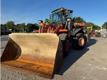 Wheel loader Hitachi ZW 180: picture 2