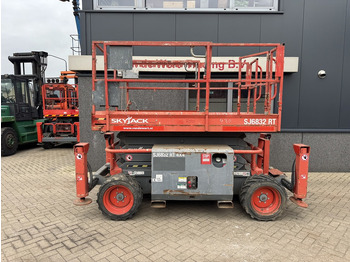 Scissor lift SKYJACK