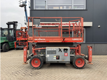 Scissor lift SKYJACK