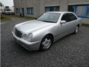 Car Mercedes-Benz E-Klasse E220: picture 1