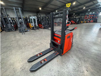 Forklift 09/2017 SERVICE + UVV 03/2026 LINDE L14AP EVO 1.400KG PALLET TRUCK ANT 4.885 HOURS SCALE: picture 3 Forklift 09/2017 SERVICE + UVV 03/2026 LINDE L14AP EVO 1.400KG PALLET TRUCK ANT 4.885 HOURS SCALE: picture 3