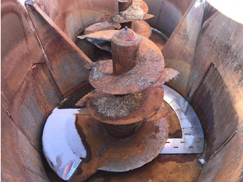 Forage mixer wagon Trioliet Solomix 2 / 2400 ZK: picture 2