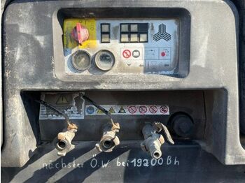 Air compressor Compair C62HS Deutz 6.2 m3 / min Silent Diesel Schroefcompressor: picture 4 Air compressor Compair C62HS Deutz 6.2 m3 / min Silent Diesel Schroefcompressor: picture 4