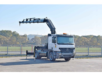 Tractor unit Mercedes-Benz ACTROS 1844 * Sattelzugmaschine *HIAB 330-5/FUNK Mercedes-Benz ACTROS 1844 * Sattelzugmaschine *HIAB 330-5/FUNK: picture 2 Tractor unit Mercedes-Benz ACTROS 1844 * Sattelzugmaschine *HIAB 330-5/FUNK Mercedes-Benz ACTROS 1844 * Sattelzugmaschine *HIAB 330-5/FUNK: picture 2