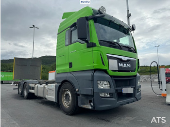 Container transporter/ Swap body truck MAN TGX 26.500: picture 3