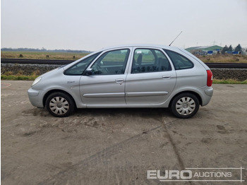 Car 2004 Citroen Xsara Picasso: picture 2