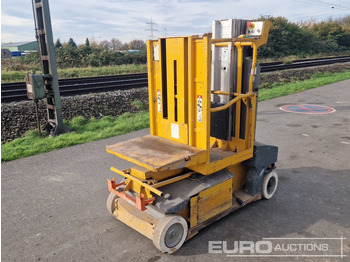 Vertical mast lift JLG