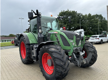 Farm tractor FENDT 722 Vario