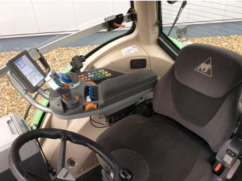 Farm tractor Fendt 824 Vario S4 Profi: picture 3