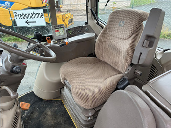 Farm tractor John Deere 7430: picture 4