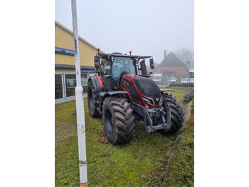 Farm tractor VALTRA