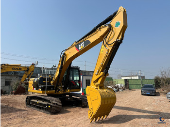 Crawler excavator CATERPILLAR 320D2L: picture 5