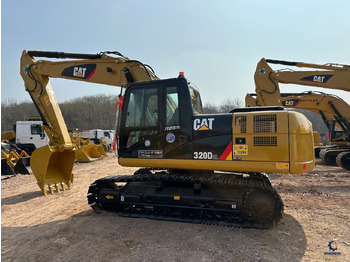 Crawler excavator CATERPILLAR 320D2L: picture 2