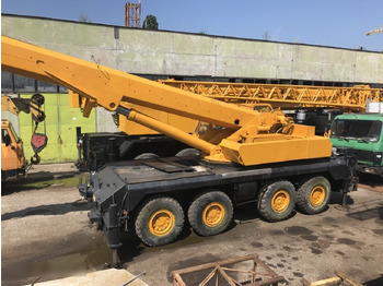 Mobile crane