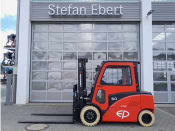 Electric forklift
