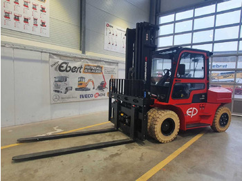 Electric forklift