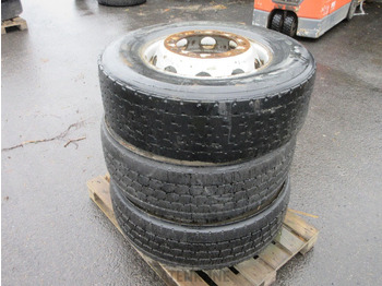 Wheel and tire package for Construction machinery Renkaat vanteilla 315/70 R22,5 3kpl: picture 3