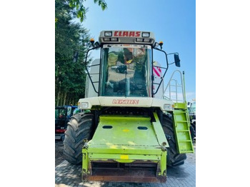 Combine harvester Claas LEXION 440: picture 3