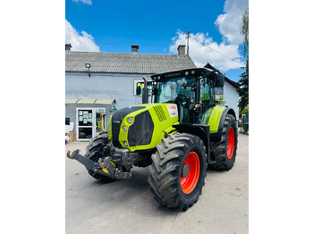 Farm tractor CLAAS Nexos