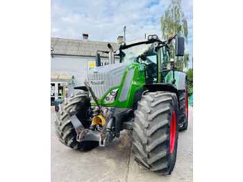 Farm tractor FENDT 828 Vario