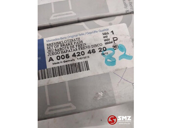 New Brake pads for Truck Mercedes-Benz Voorste remblokset mercedes c w202 a0054204620: picture 2
