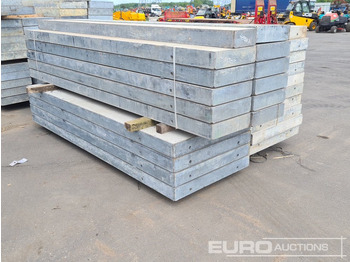 Asphalt machine 1m x 3m Concrete Shuttering (2 Bundles of), 0.45m x 3.5m Concrete Shuttering (1 Bundle of), 0.25m x 3.50m Concrete Shuttering (1 of): picture 5