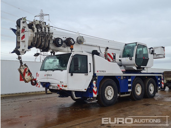 Rough terrain crane TEREX