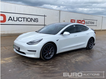 Car TESLA