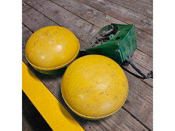 Farm tractor JOHN DEERE