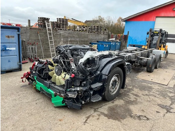 Cab chassis truck SCANIA S