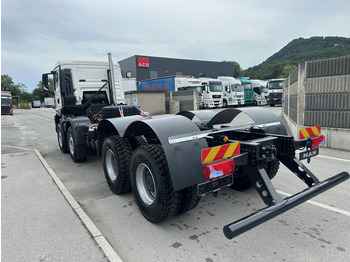 New Cab chassis truck MAN 41.440: picture 3