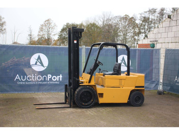 Diesel forklift CATERPILLAR