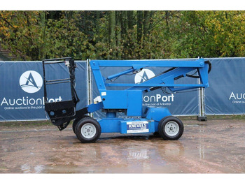 Articulated boom NIFTYLIFT
