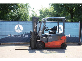 Electric forklift TOYOTA