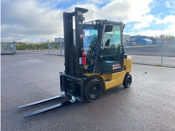Diesel forklift CATERPILLAR DP