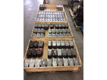 Cylinder head TESTATA MOTORE MAN D0824 / D0826 / D0834 / D0836: picture 3