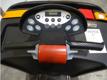 Tow tractor Still CX-T: picture 3 Tow tractor Still CX-T: picture 3