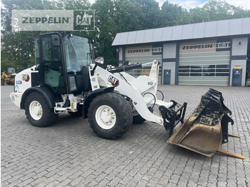 Wheel loader CATERPILLAR 906M